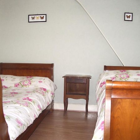 Bed and Breakfast Les Glycines Plaimpied-Givaudins Экстерьер фото